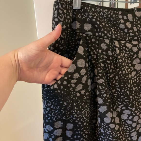 Stretchy Comfy Pencil Skirt - Picture 3 of 7